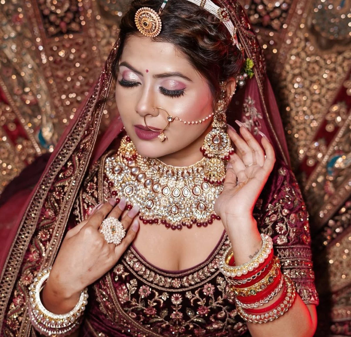 Best bridal makeup artist in Mumbai specializing in HD, airbrush, and wedding makeup services.
