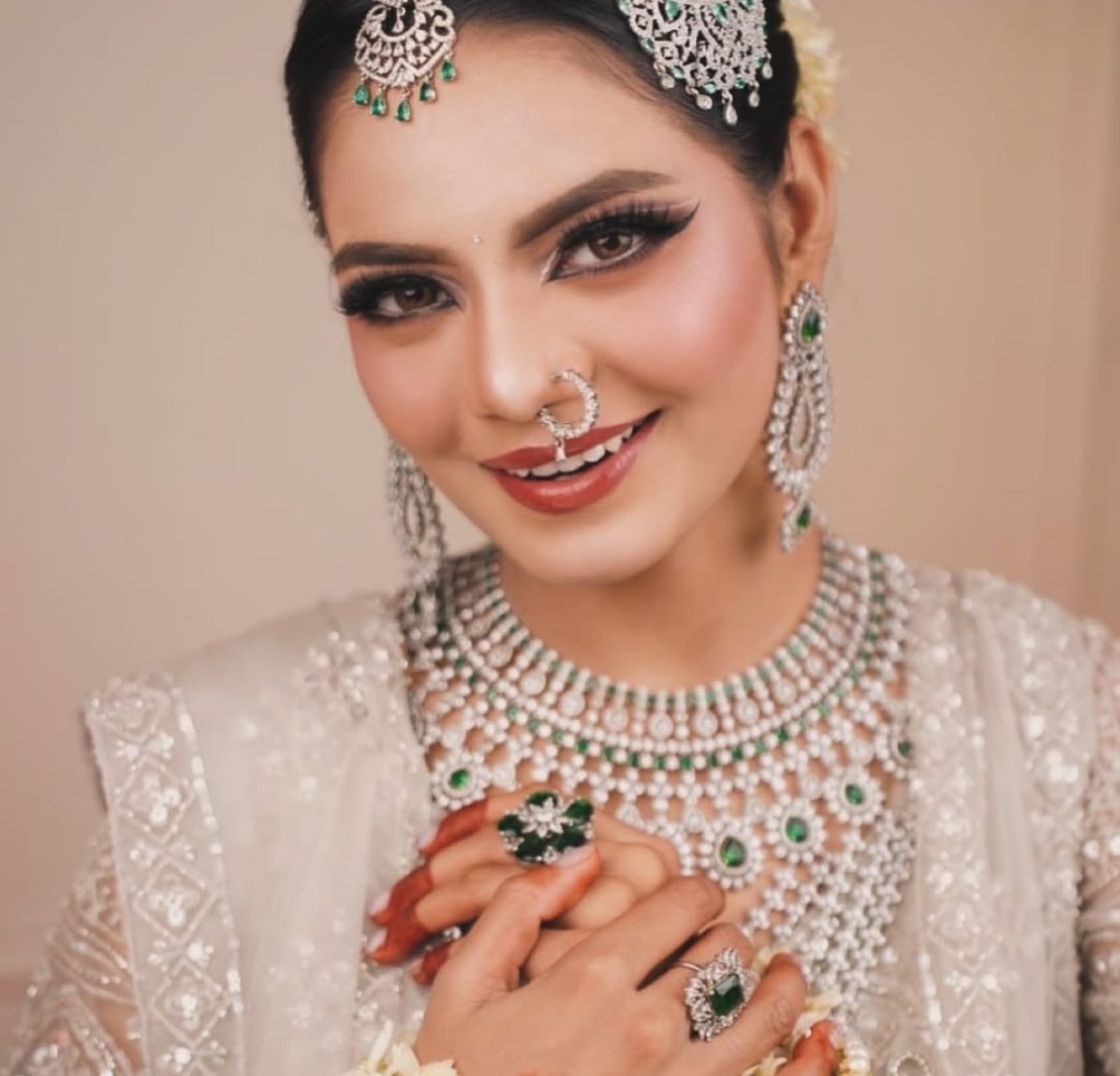 Best makeup artist in Jaipur providing bridal, party, and HD makeup with premium studio services.